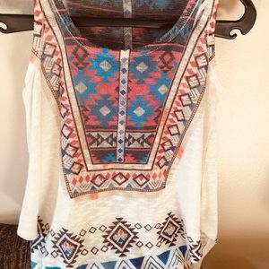 Pretty Aztec design top